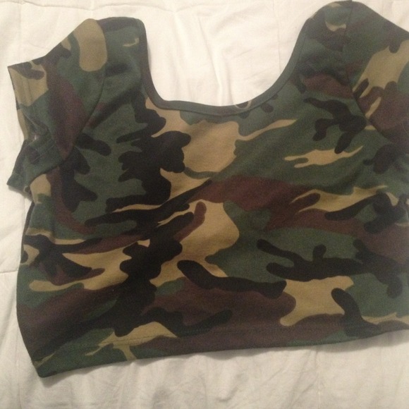 CAMOUFLAGE CROP TOP