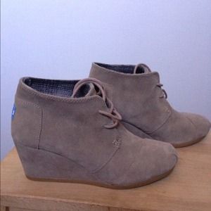 TOMS BOOTIES