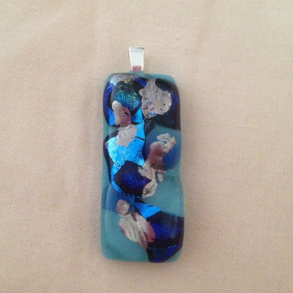#42. 💙A fun textured pendant💙 - Picture 1 of 3