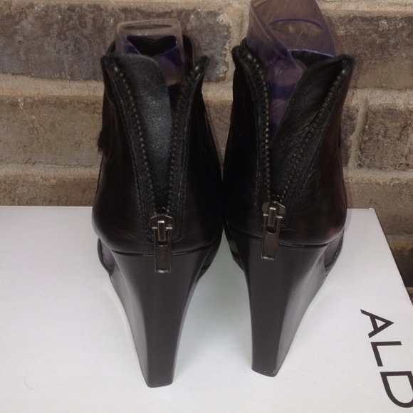 Black leather n mesh wedges heels - Picture 2 of 4