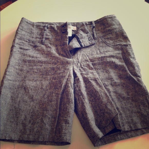 SOLD! White House black Market size 0 linen shorts