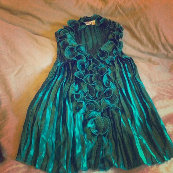 ❌Traded❌NWOT Very cute hunter green top