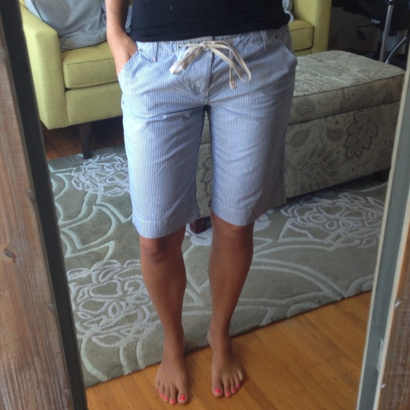 ❌SOLD IN BUNDLE❌Gap Striped Bermuda Shorts