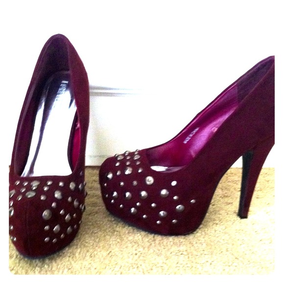 Forever 21 studded burgundy pumps