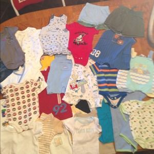 Lot of boys clothes 0-3 3-6 months