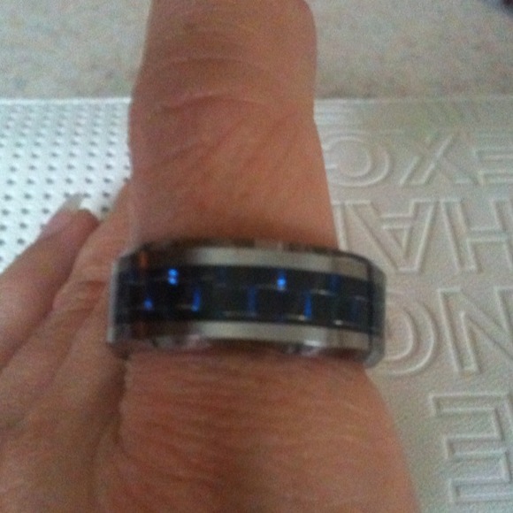 🎈Gorgeous Men's wedding band size 7.5🎈