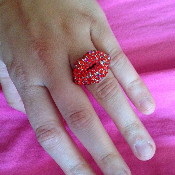 Ring - Picture 1 of 1