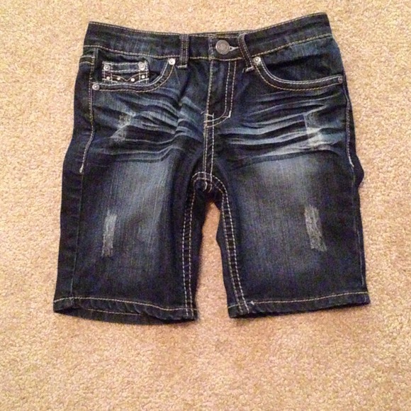 Request Jeans shorts.
