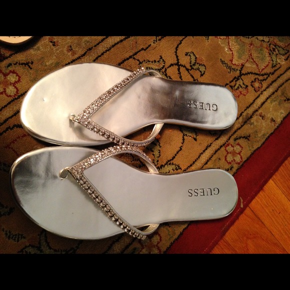 Guess jasper thong sandals SOLD!! - Picture 1 of 4
