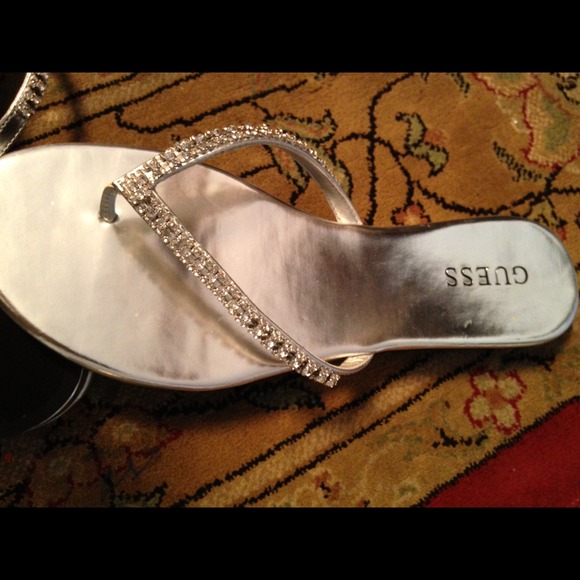 Guess jasper thong sandals SOLD!! - Picture 3 of 4