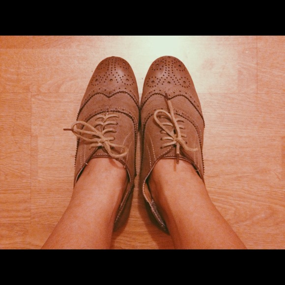 Urban Outfitter Suede Shoes - Picture 2 of 4