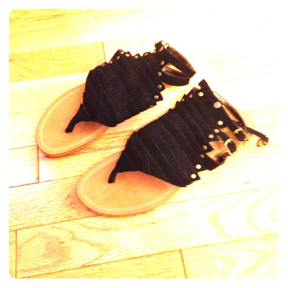 SOLD IN BUNDLE Rip curl black sandals