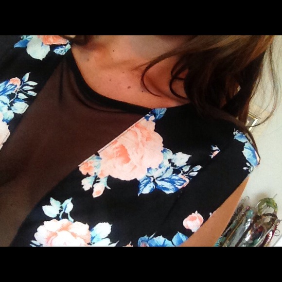 Sheer paneled floral skater dress - Picture 3 of 4