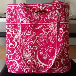 Vera Bradley tote in Twirly Birds Pink!