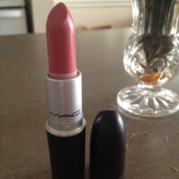 ❌SOLD❌MAC lipstick in color Please Me