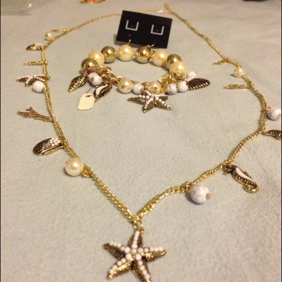 Starfish/seahorse necklace and stretchy bracelet