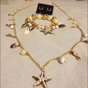 Starfish/seahorse necklace and stretchy bracelet