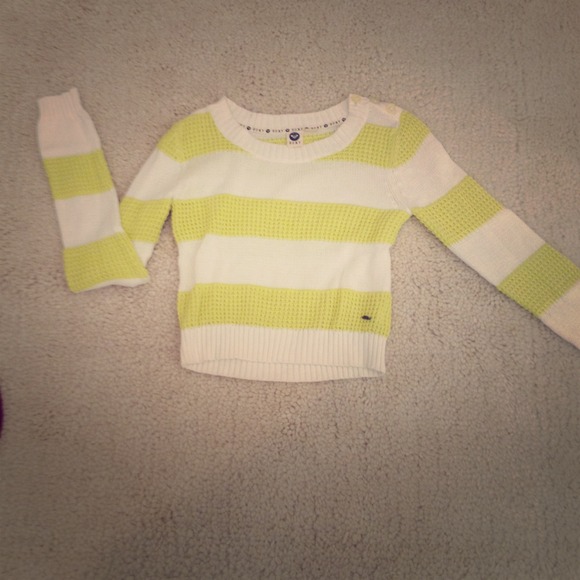 ROXY crop sweater.