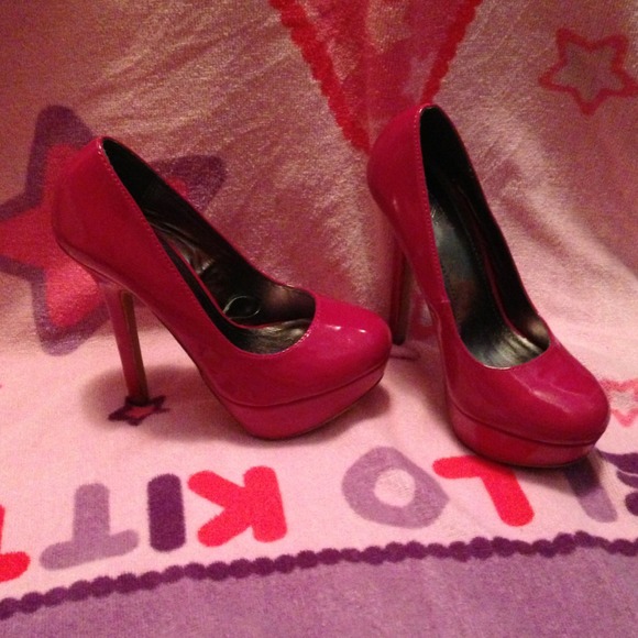 Hot pick pumps 👉traded👈 @yessie1992💗