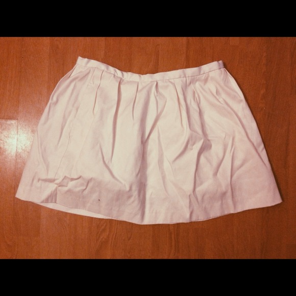 White Plum Poofy Skirt - Picture 2 of 4