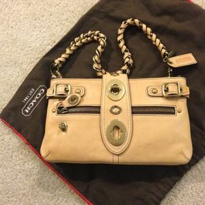 🚫SOLD🚫Coach Vachetta Legacy Bridgit Clutch