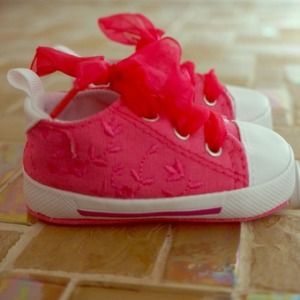 Dark pink baby girl shoes