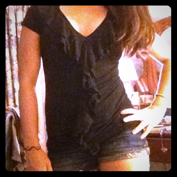 ❌SOLD IN BUNDLE!❌Adorable Fancy Black Top