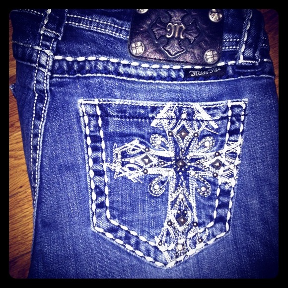 🚫SOLD ON EBAY!!🚫Miss Me Jeans with bling!!! 💎