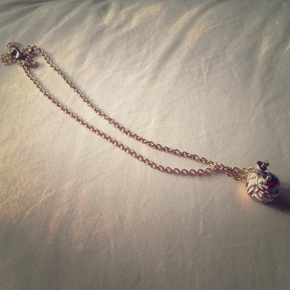 Cupcake necklace