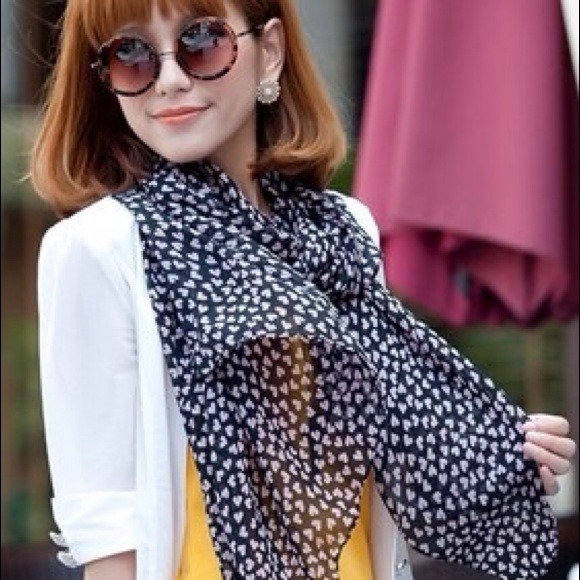 Long sweet hearted scarf!!!