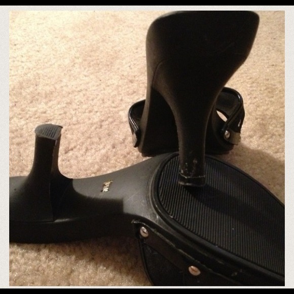 💋Sexy Guess shoes👠in black - Picture 2 of 2