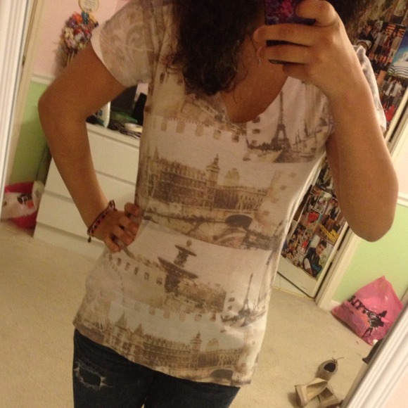 Sightseeing V-neck Top