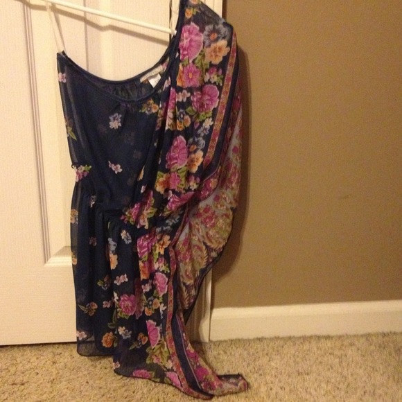 One shoulder flower top