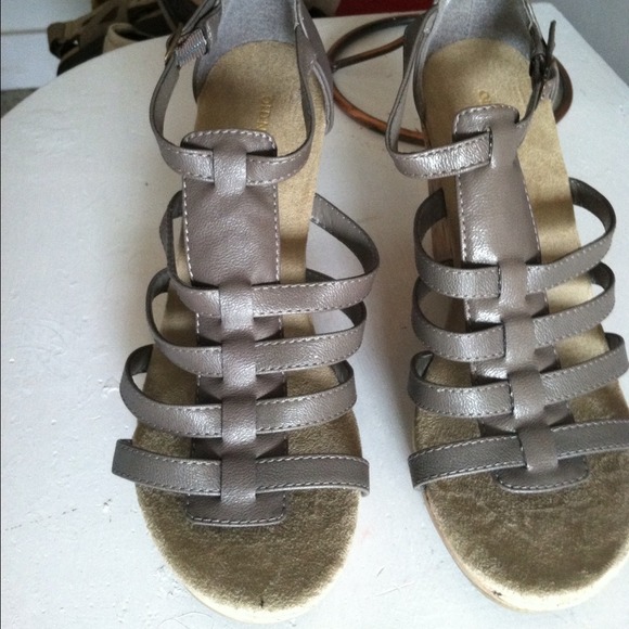 Old Navy grey gladiator sandals NWOT