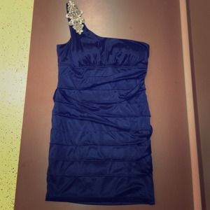 Gorgeous navy blue homecoming dress. Size L