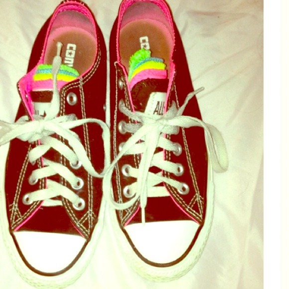 Converse - Picture 1 of 1