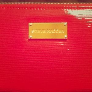 Steve Madden wallet!!! In Fuchsia. NWOT