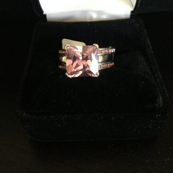 Pink Princess cut 3 piece Wedding Set - Picture 2 of 4