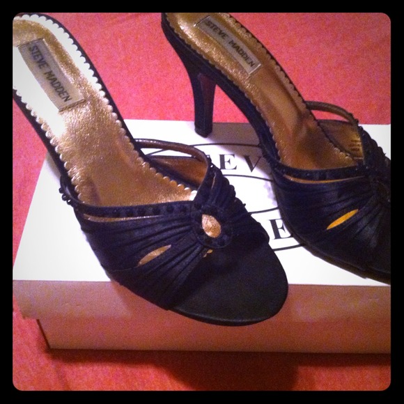 Gorgeous Satin Steve Madden Heels!