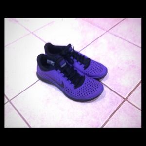 Nike Free Run. Sz9 fits like 10