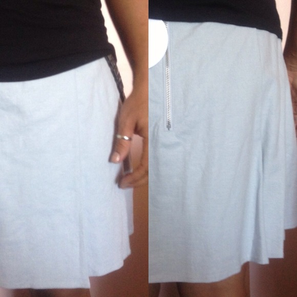 BCBG linen skirt with stud pocket detail - Picture 2 of 4