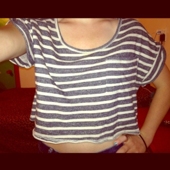 off white and gray crop top - Picture 1 of 1