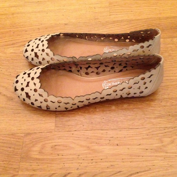HOST PICK 11/15 Jeffrey Campbell Maisie Flat - Picture 2 of 4