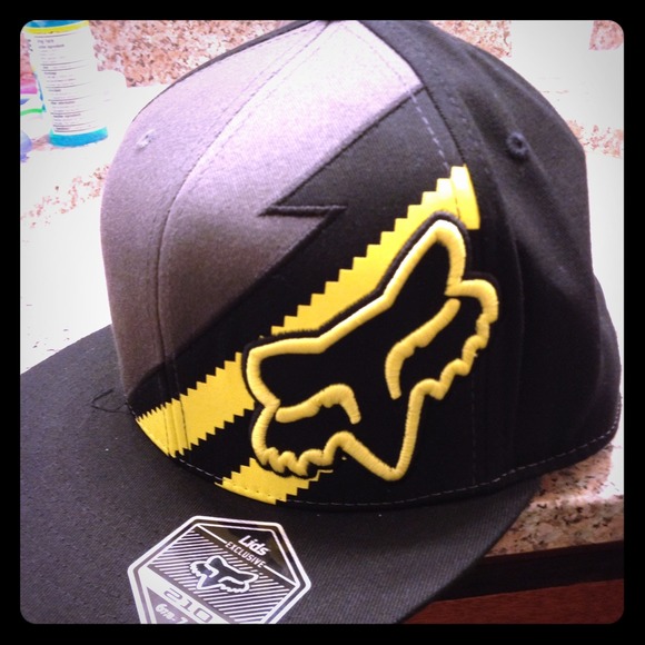 A fox hat.
