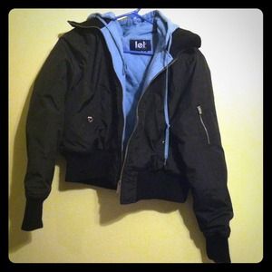 ✂Price cut✂ Black jacket with blue hood
