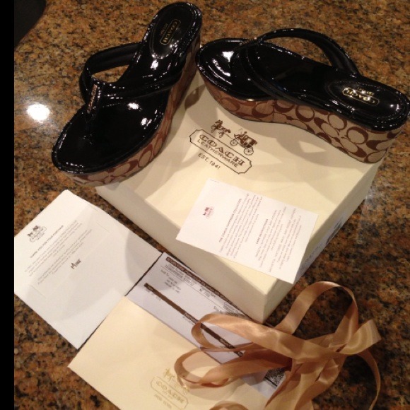 ❗️Sold in Bundle❗️💯Auth. Coach Wedge Sandal 8 1/2 - Picture 2 of 4