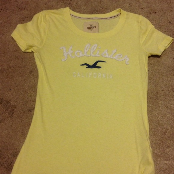 Yellow fitted T-shirt