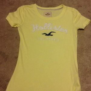 Yellow fitted T-shirt