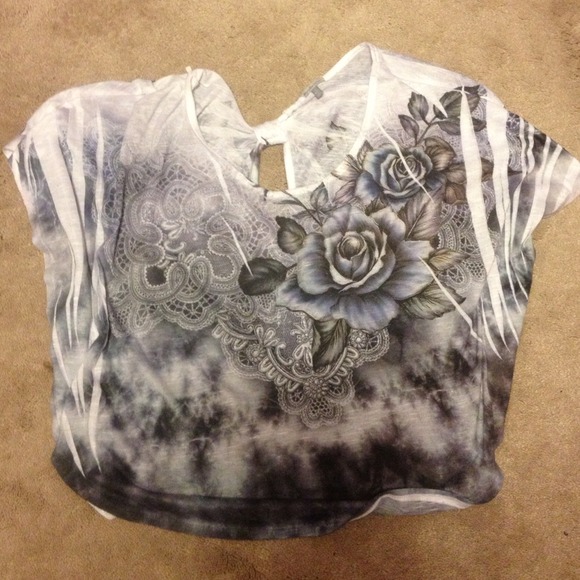 Loose top with flowers