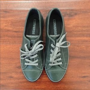 NWOT Converse all stars brand new army green shoes